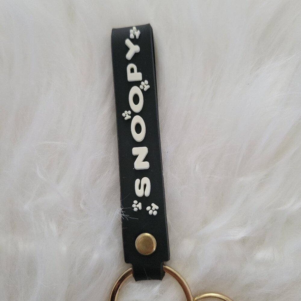 Peanuts Beagle Scout Snoopy Keychain - Picture 6 of 6